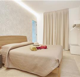 3 bedroom villa with infinity pool, jacuzzi & sauna, Castellammare del Golfo, sleeps 6